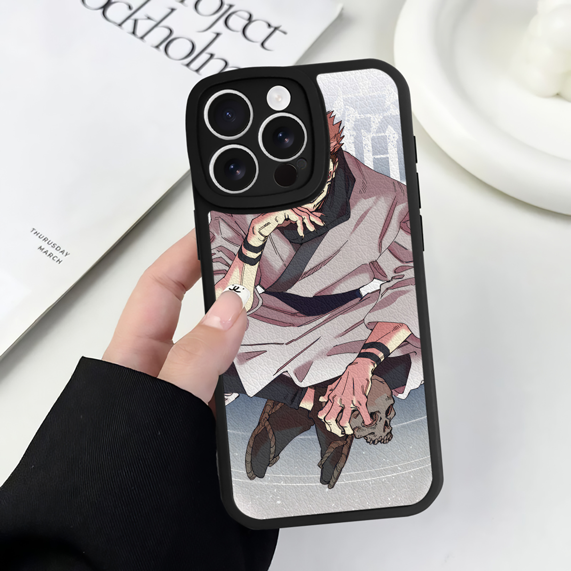 （画像用） 呪術廻戦 Jujutsu Kaisen 【iPhone 16シリーズ対応】シリコンスマホケース（レザー調） 材質：シリコン